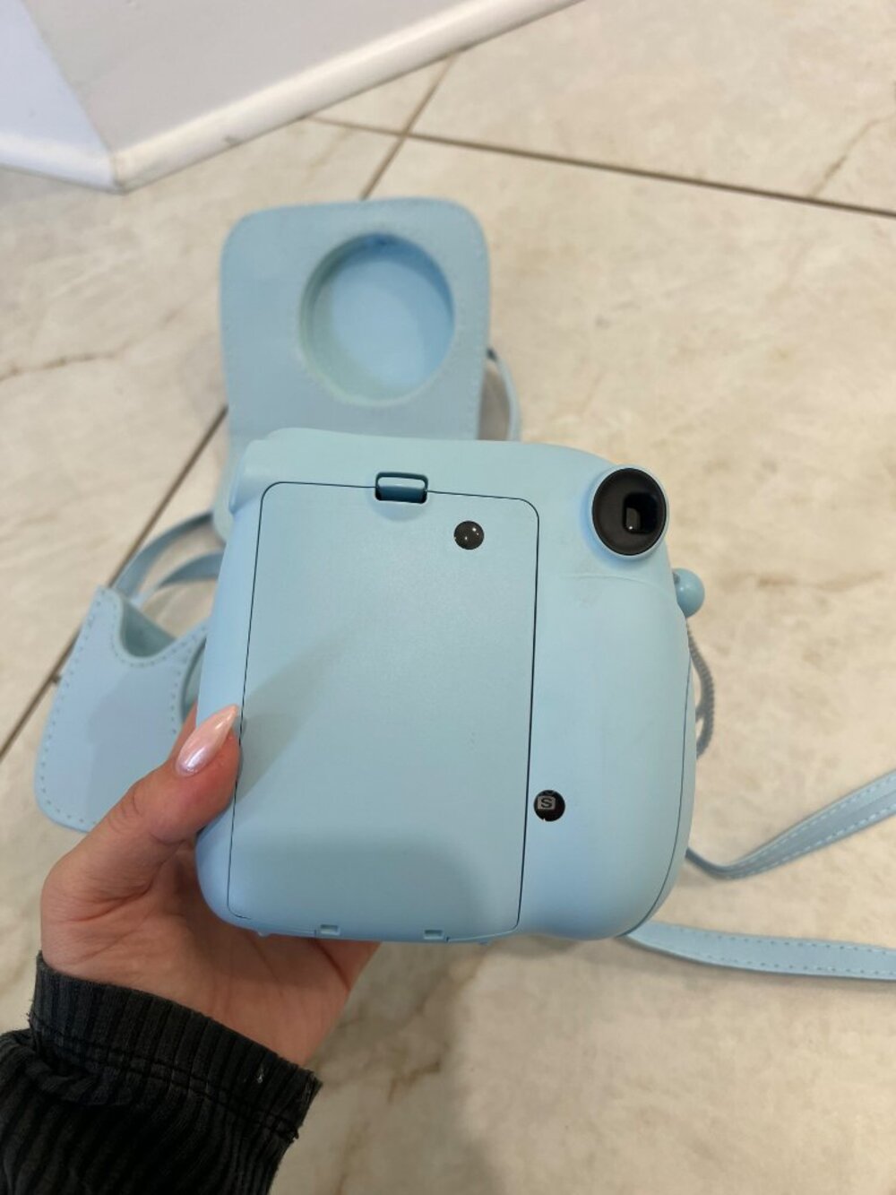 Fujifilm Instax Mini 7+ Instant Camera Blue with Instax Carrying Case - Picture 3 of 5